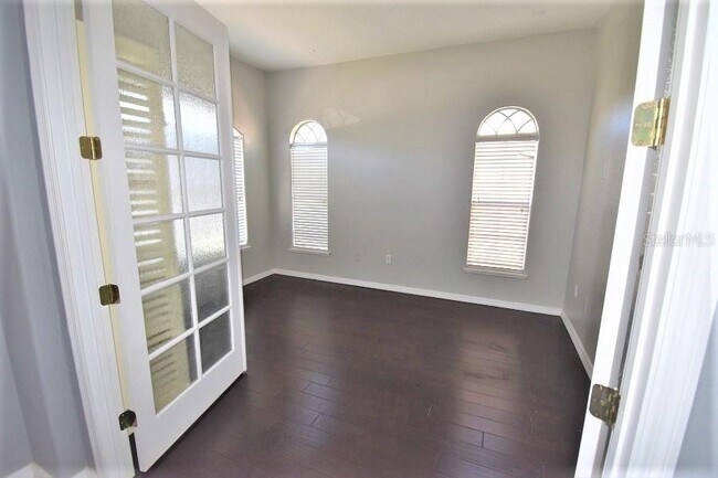 Foto del edificio - 16612 Tudor Grove Dr