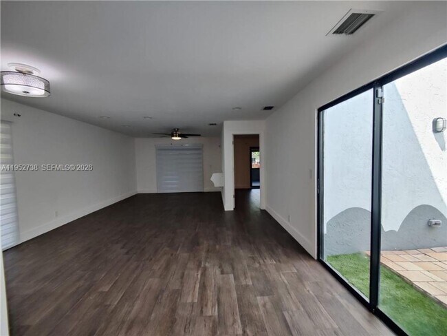 Foto del edificio - 5201 SW 31st Ave