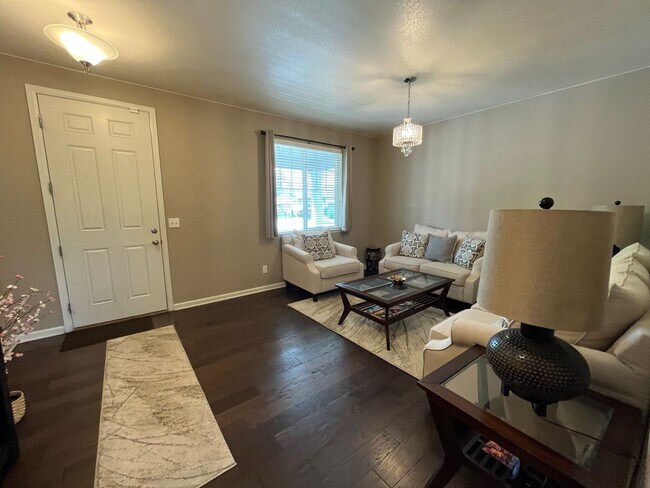 Building Photo - Beautiful Home in South Fort Collins