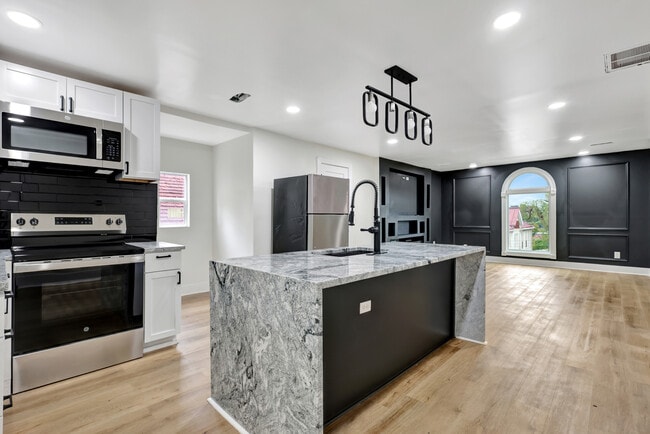 Kenton Street - Kenton Street Apartment