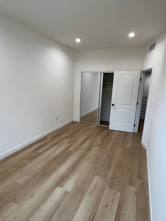 Bed #2 - 13620 Leadwell St