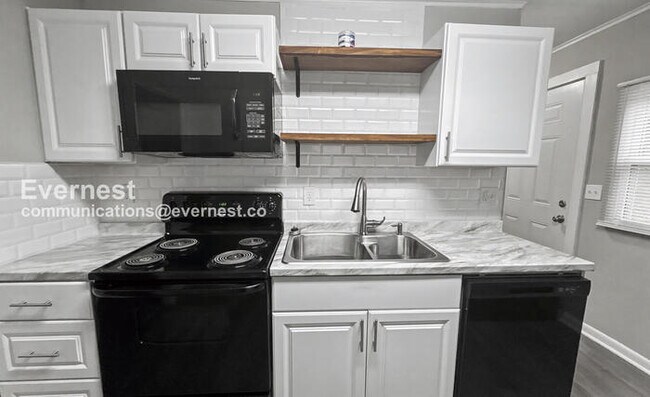 Foto del edificio - 500 Swann Dr