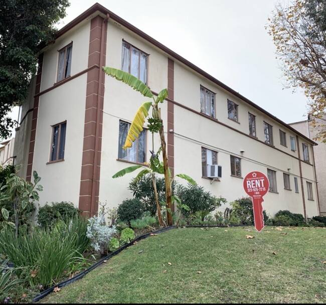 Foto del edificio - 1003 Sierra Bonita S Ave