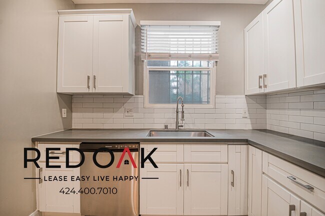 Foto del edificio - 681 Shatto Pl