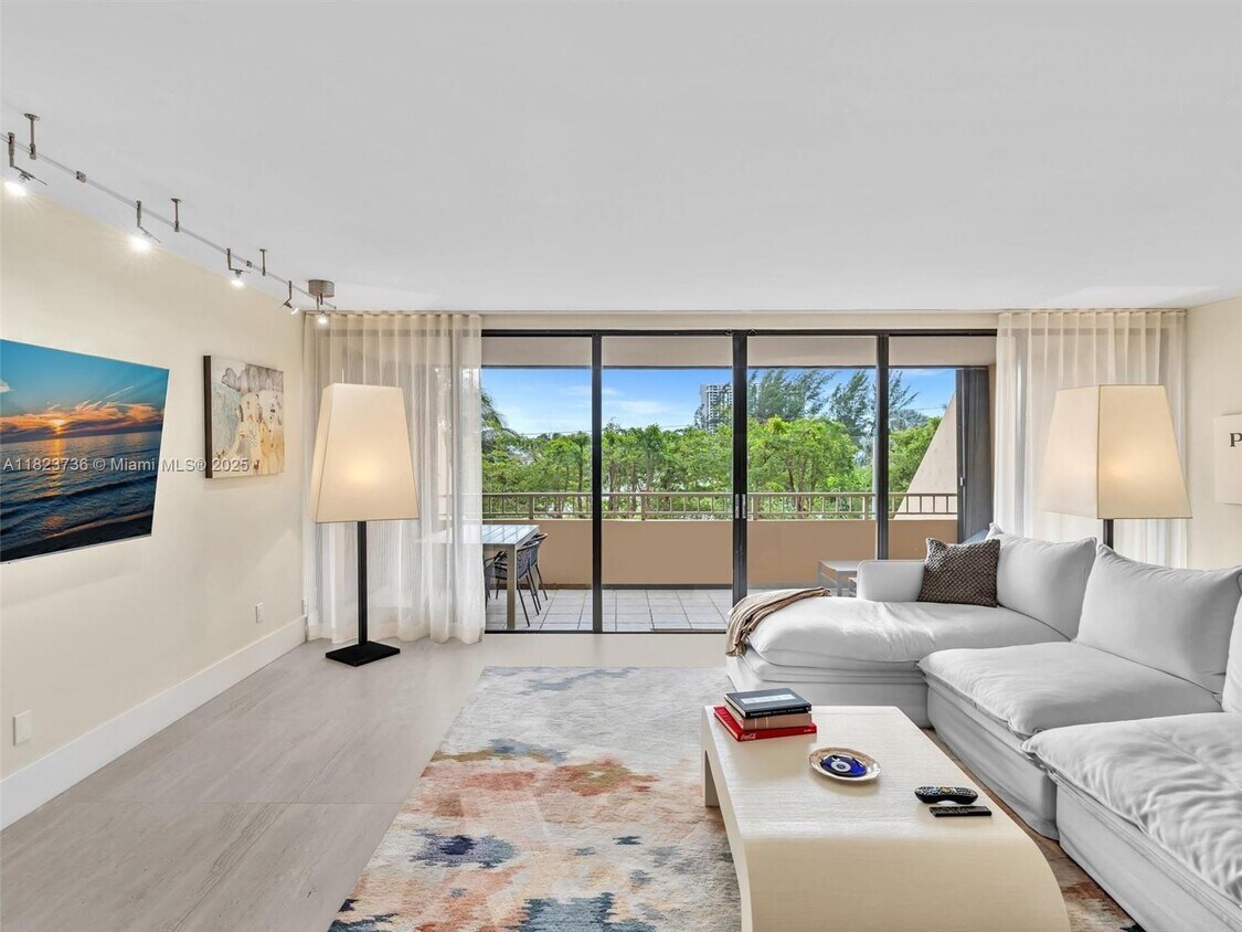 Primary Photo - 11113 Biscayne Blvd