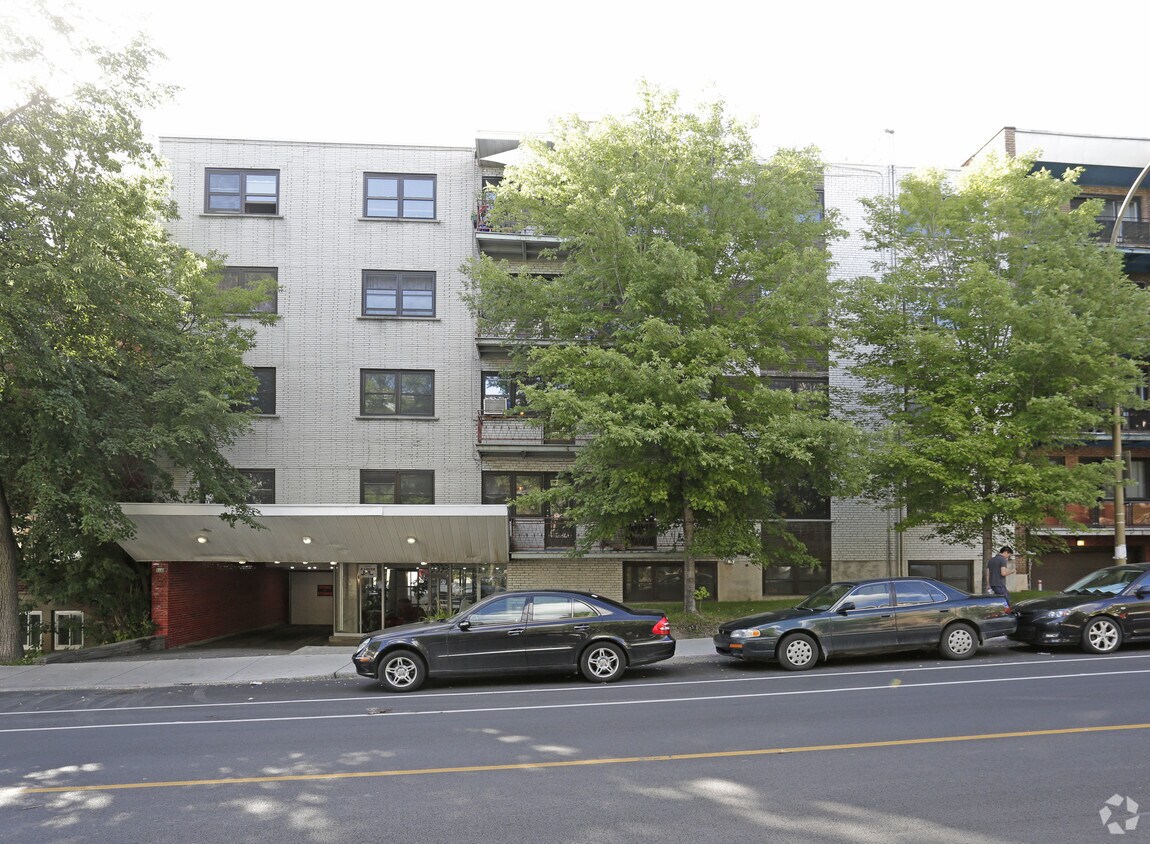 Photo du bâtiment - 3333 Édouard-Montpetit