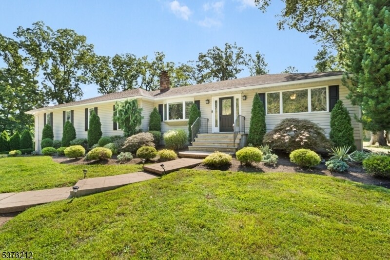 Primary Photo - 10 Beech Terrace