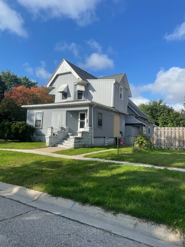 Building Photo - 2121 7th St