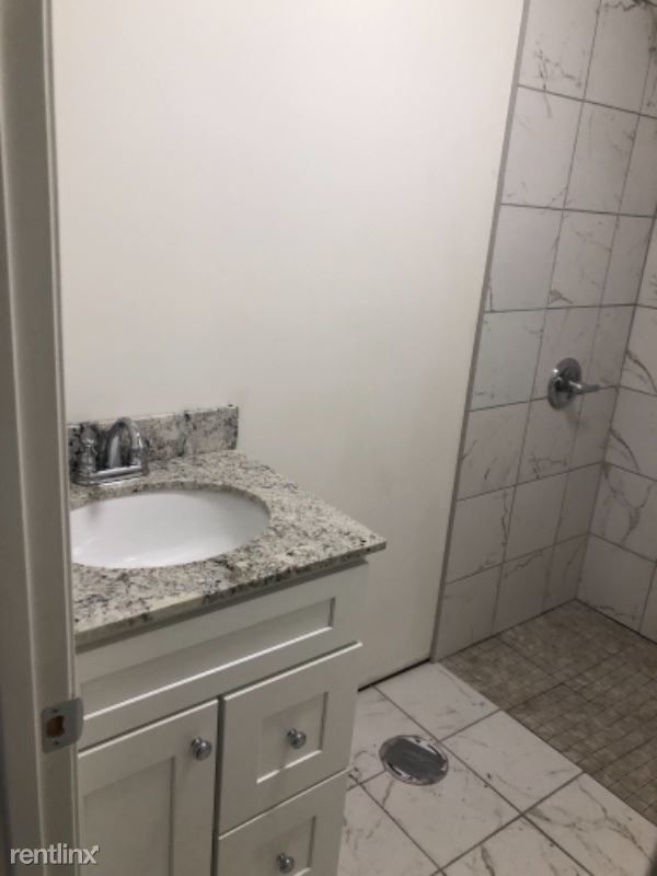 Building Photo - 2 br, 1 bath Apartment - 562 College St