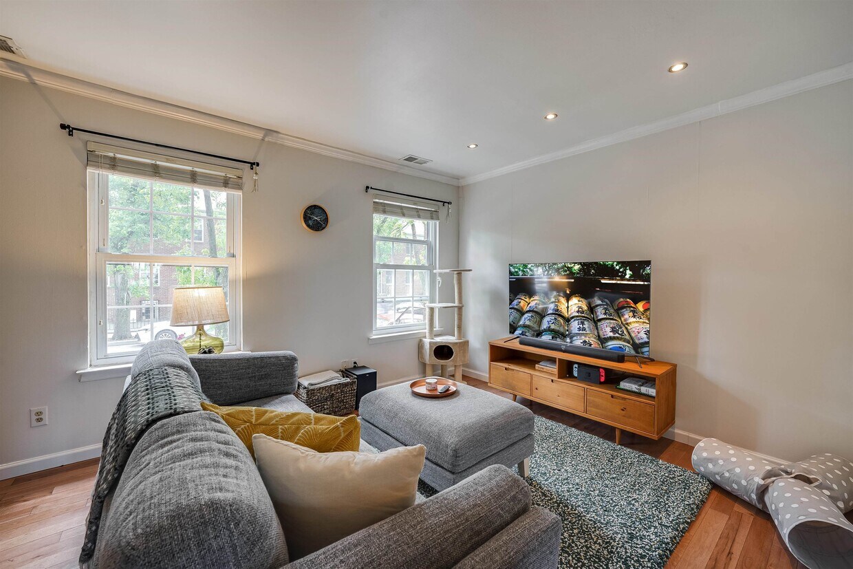 Foto principal - 354 1st St