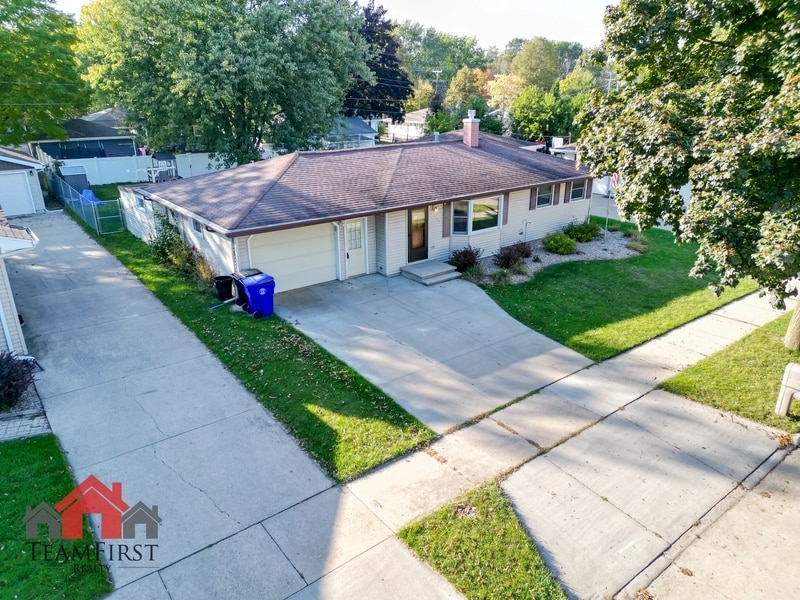 Primary Photo - 2401 S Walden Ave