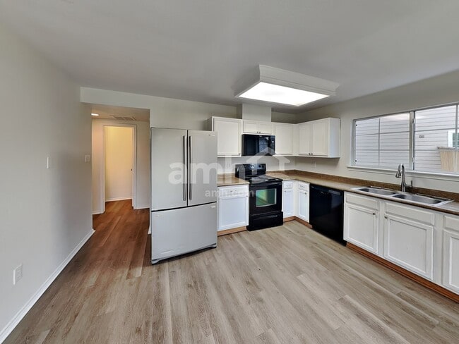 Building Photo - 7622 Bartell Point