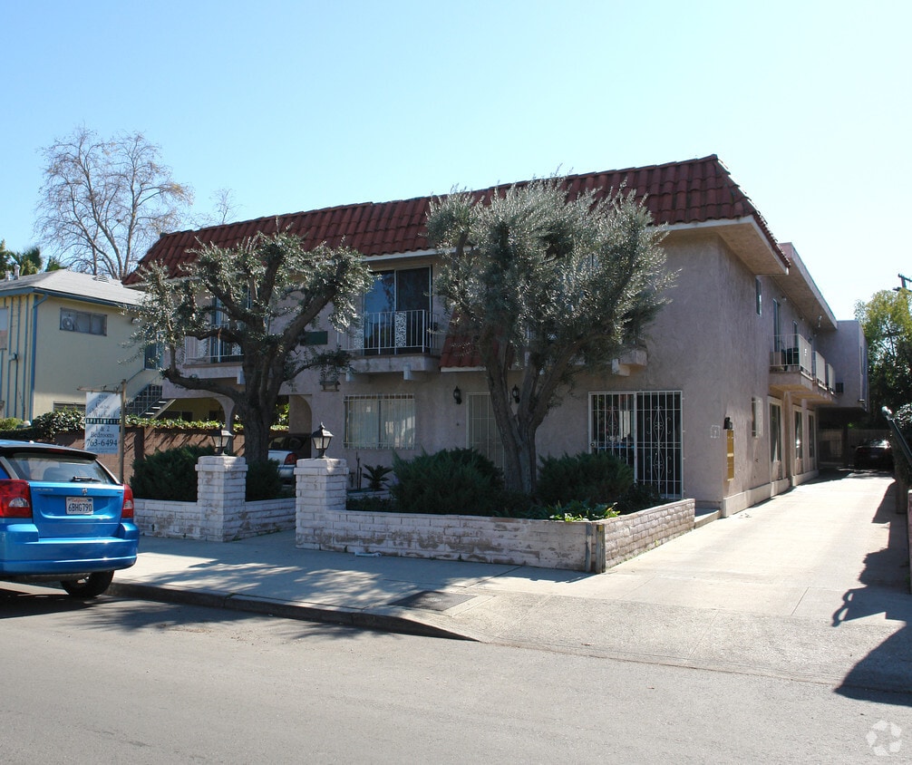 Primary Photo - 10848 Morrison Street