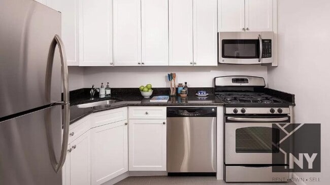 Building Photo - 2 bedroom in NEW YORK NY 10280