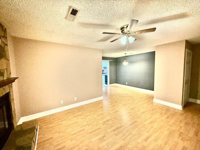 Building Photo - 1 Bedroom Condo On Chapman Mountain