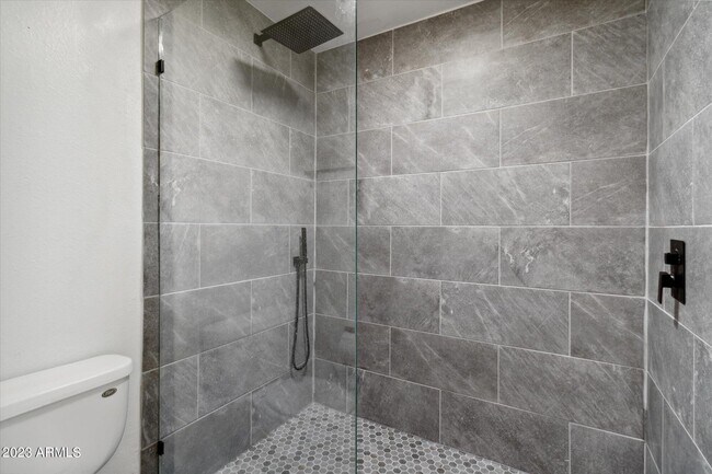 Building Photo - 2150 S Las Palmas