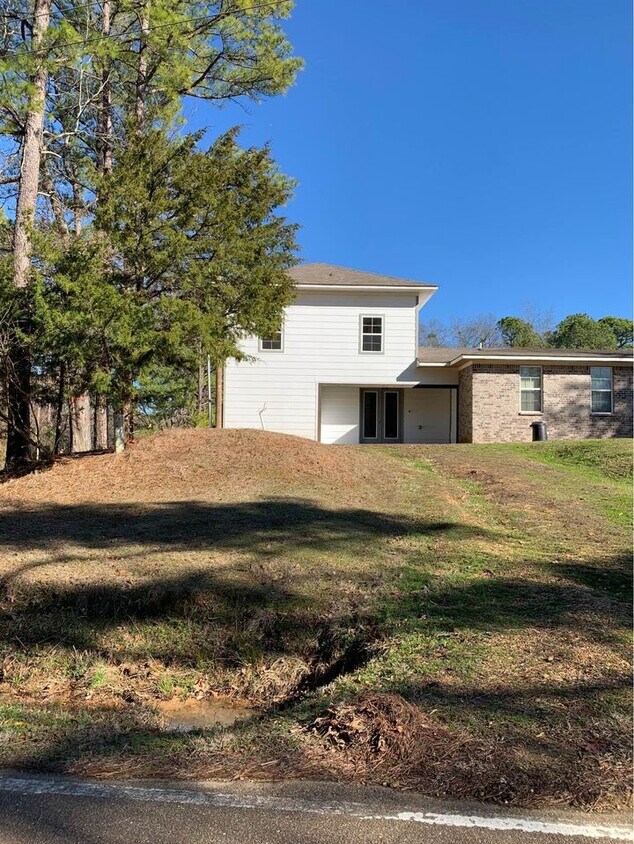 Primary Photo - 250 Dave Brown Rd