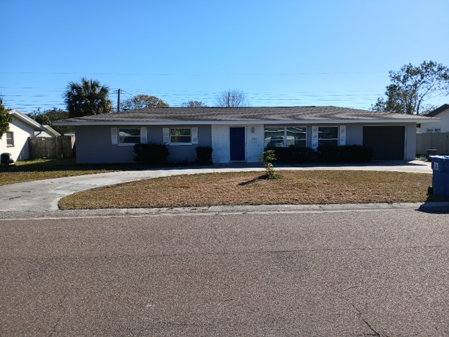 Photo - 378-378 78th Ave NE House