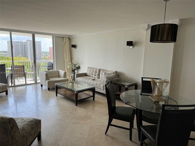 Foto del edificio - 2801 NE 183rd St