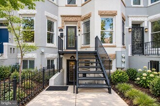 Building Photo - 35 Rhode Island Ave NW