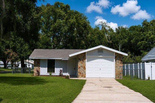 Foto del edificio - 2 Bedroom, 1.5 Bathroom Home for Rent in Zephyrhills!