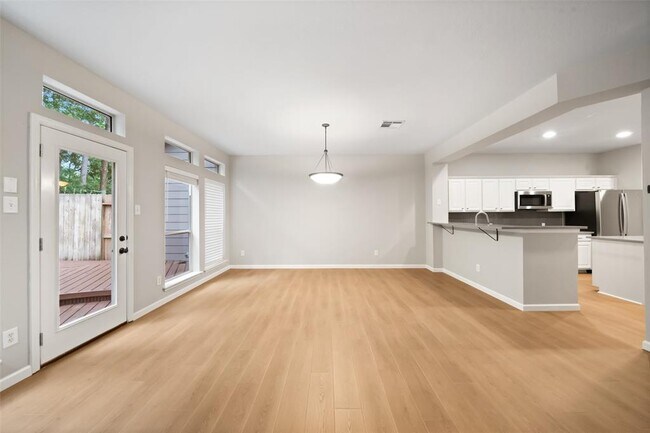 Foto del edificio - 10 Alderon Woods Pl
