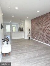 Building Photo - 139 Streamview Dr