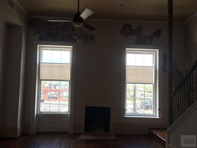 Building Photo - 2016 Strand St