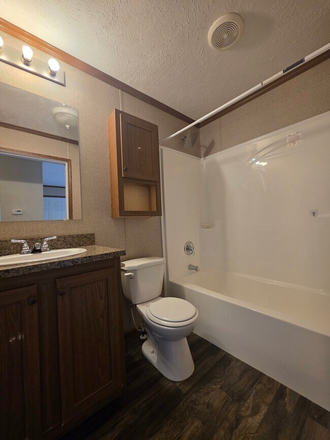 Foto del edificio - 429 Laurel Leah