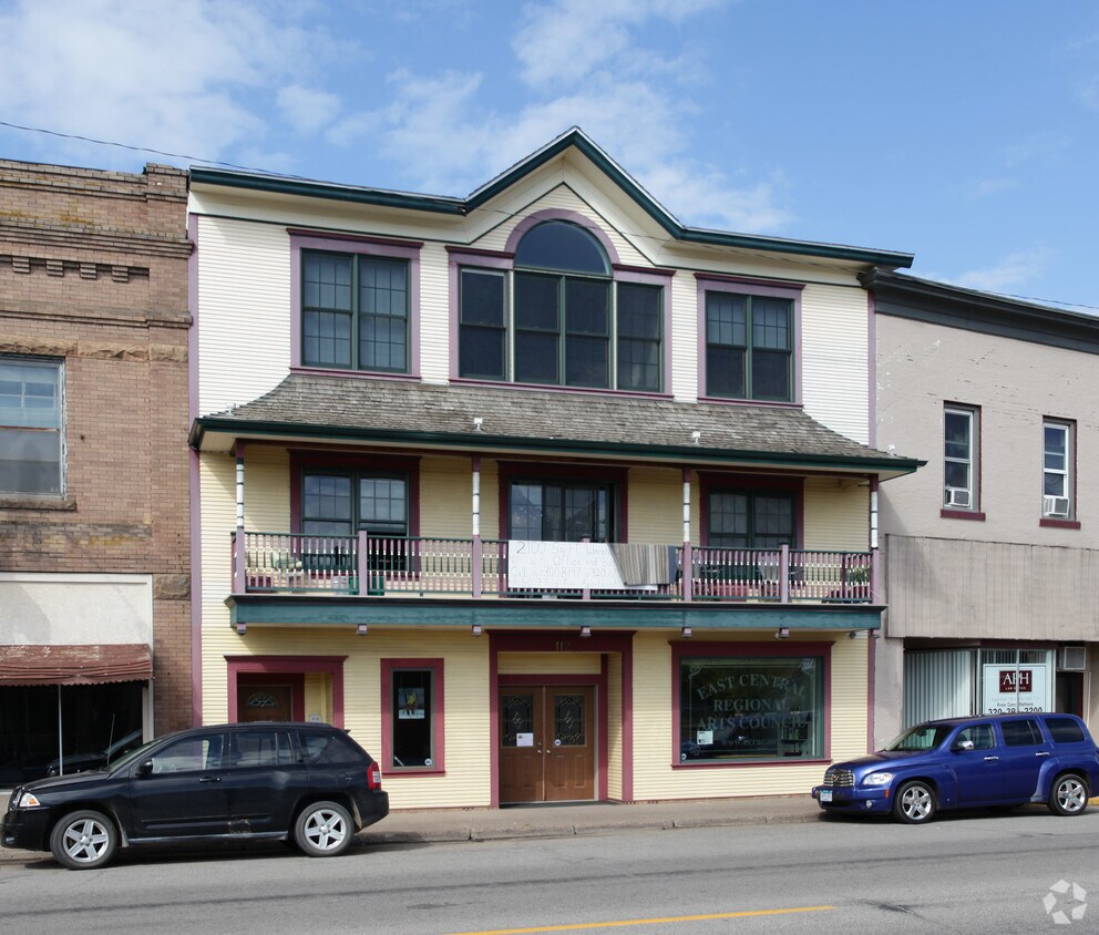 112 Main Ave S, Braham, MN 55006 Apartments in Braham, MN