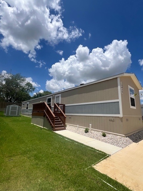 Building Photo - 15915 S Flores St