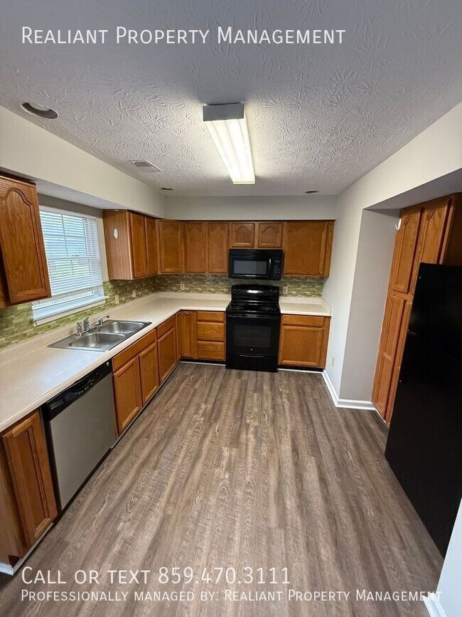 Foto del edificio - 223 Tanbark Dr