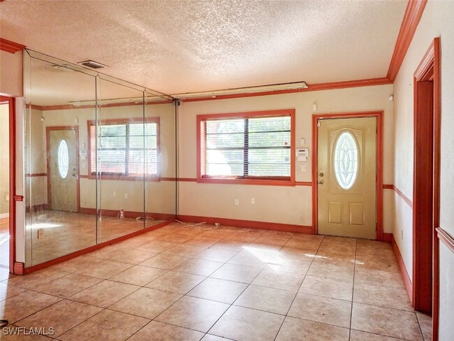 Building Photo - 271 NE 170th St