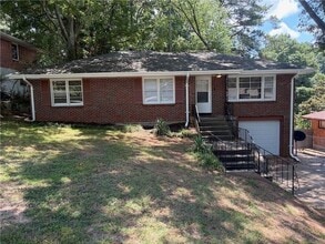 Building Photo - 2064 Montrose Dr