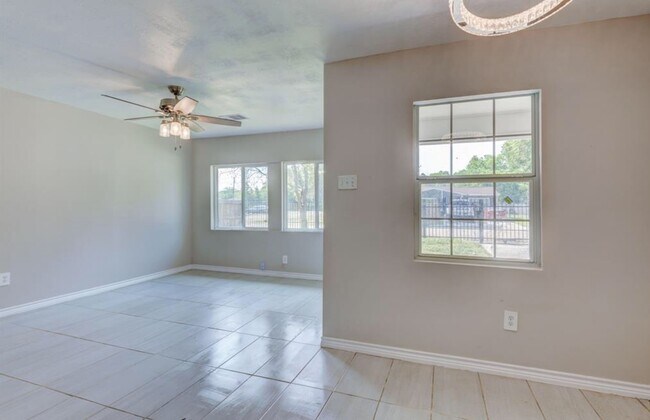 Building Photo - 5647 Belarbor St