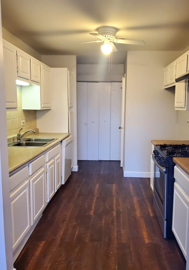 Foto del edificio - 2305 Windsor Ln