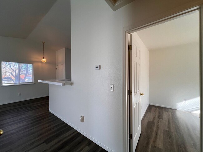 Foto del edificio - Cute 2 bedroom home located in Donner Trails!