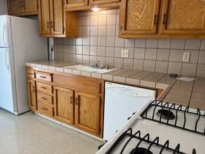 Building Photo - 932 Perdew Ave