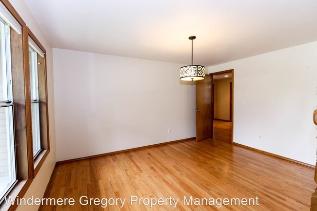Foto del edificio - 4 br, 2.5 bath House - 6814 142nd Ct NE