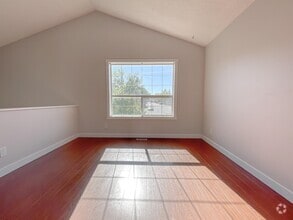 Building Photo - 70 Martinbrook Link NE