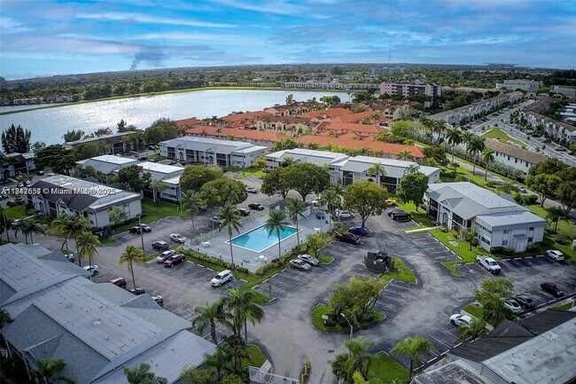 Foto del edificio - 20680 NE 4th Ct