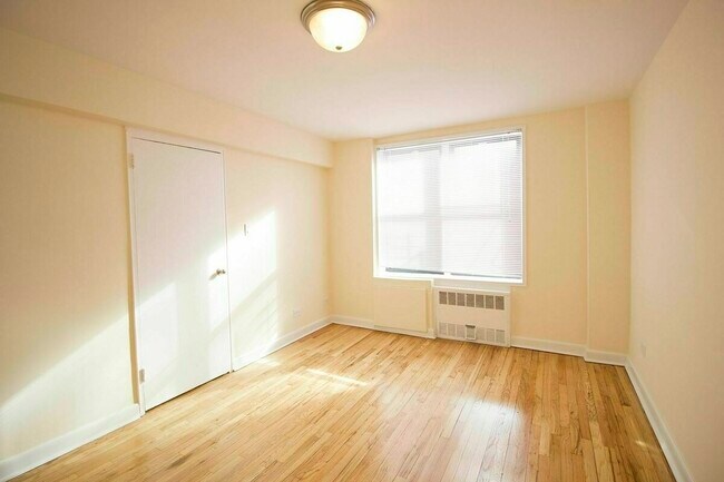 Foto del edificio - 2750 Homecrest Ave