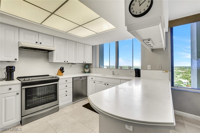 Foto del edificio - 6849 Grenadier Blvd
