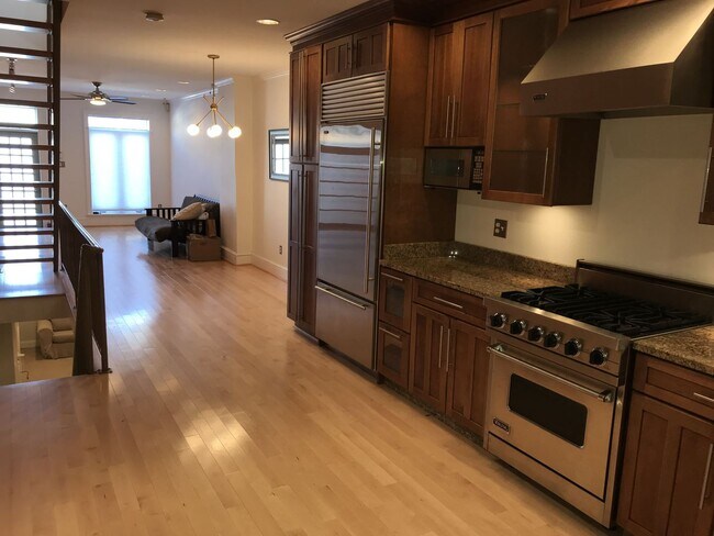 Building Photo - Cozy Rustic 2br/1.5ba Canton Townhome w/ R...