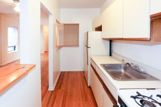 Foto del edificio - 657 W Cornelia Ave