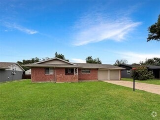Building Photo - 3508 Coronado Ct