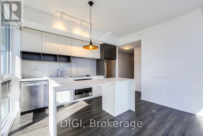 Building Photo - 55 Gerrard St W