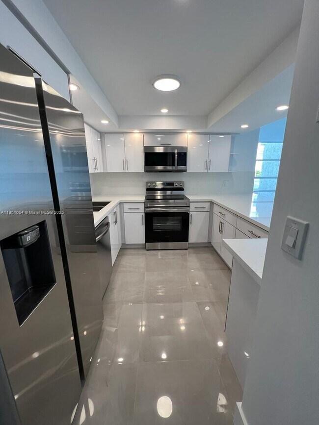 Foto del edificio - 701 Three Islands Boulevard