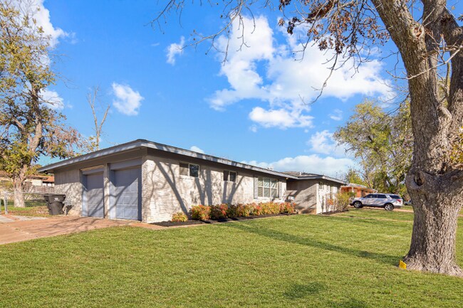 Foto del edificio - 202 E Victory Ave