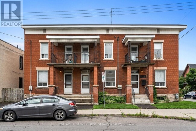 Building Photo - 174 Rochester St